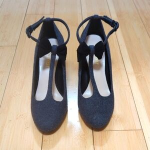 Nine West Gray Heels with Black Bow
